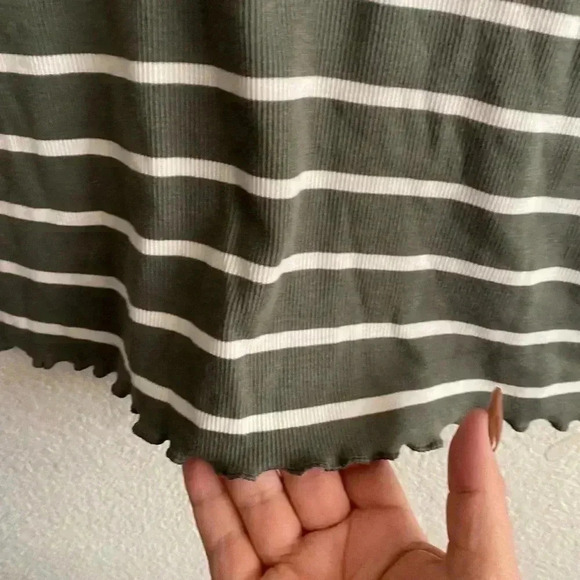 🆕Justice Striped Crop Top 14/16🆕 - Picture 4 of 8